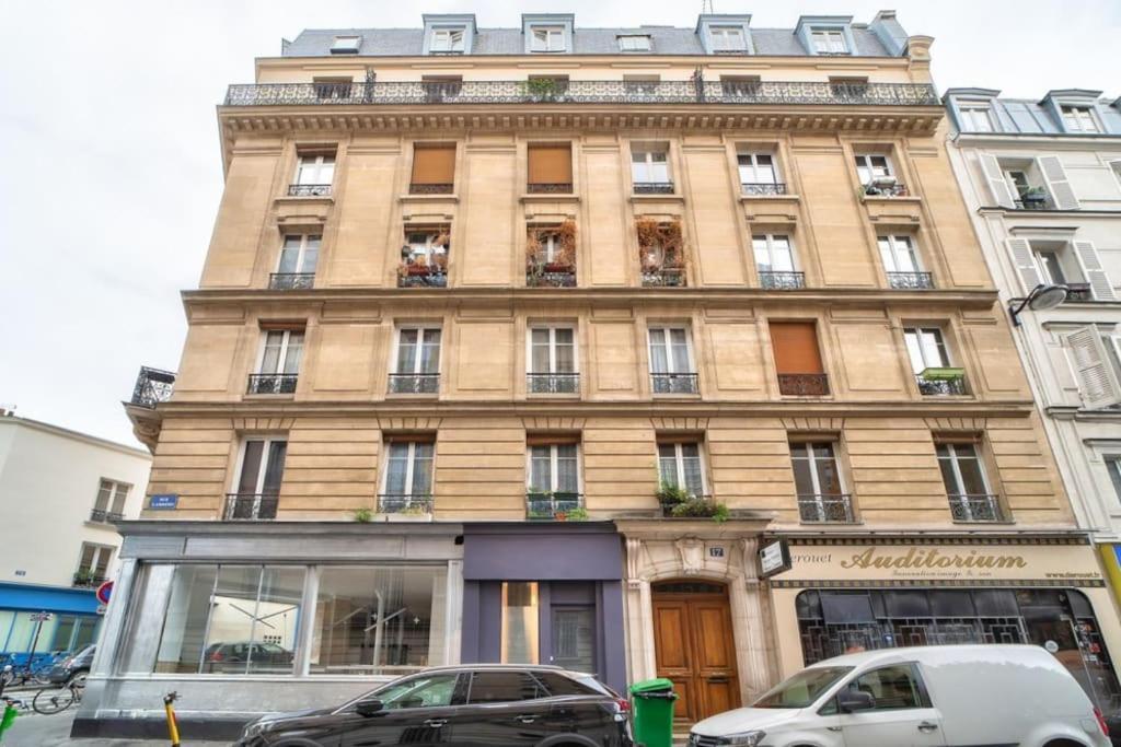 Bel Appartement Au Coeur De Montmartre Paris Exterior photo
