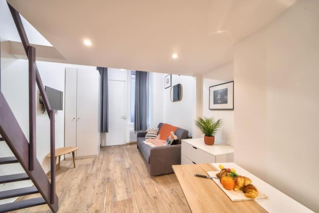Bel Appartement Au Coeur De Montmartre Paris Exterior photo